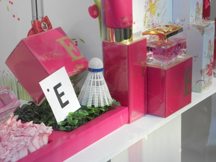 Letters zoeken in de etalages van Aalten